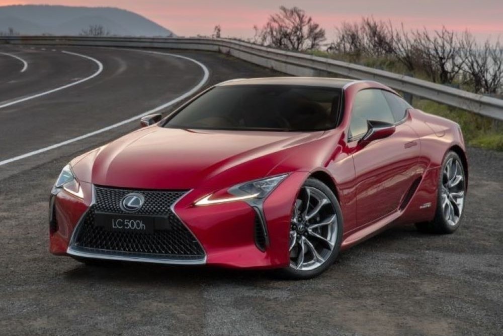 До 100 км/ч в считанные секунды - рейтинг самых быстрых японских гибридов - фото 1