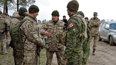 В Канаде показали, как обучают украинских боевых медиков - 285x160