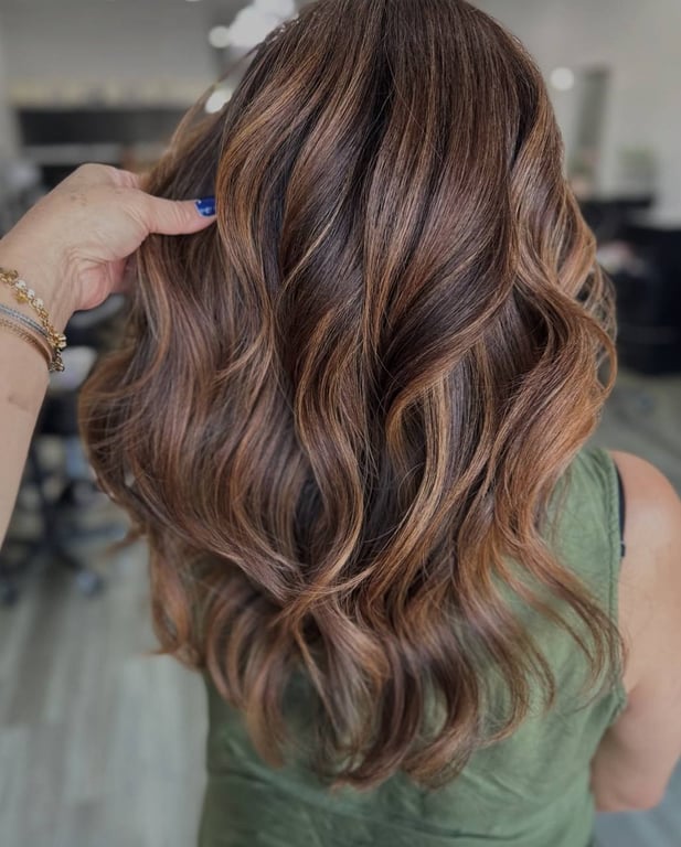 Один із найуніверсальніших кольорів волосся