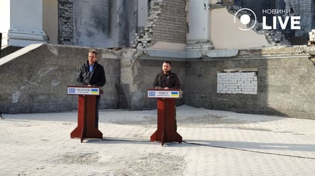Владимир Зеленский с греческим премьер-министром стали свидетелями обстрела Одессы сегодня днем - 285x160