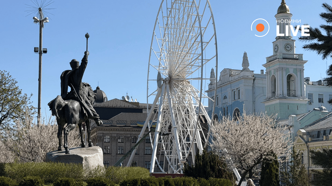 Демонтаж атракціону на Подолі у Києві