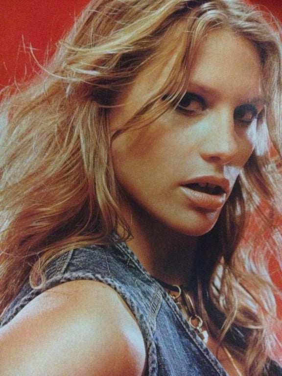 Британська модель Джорджина Купер