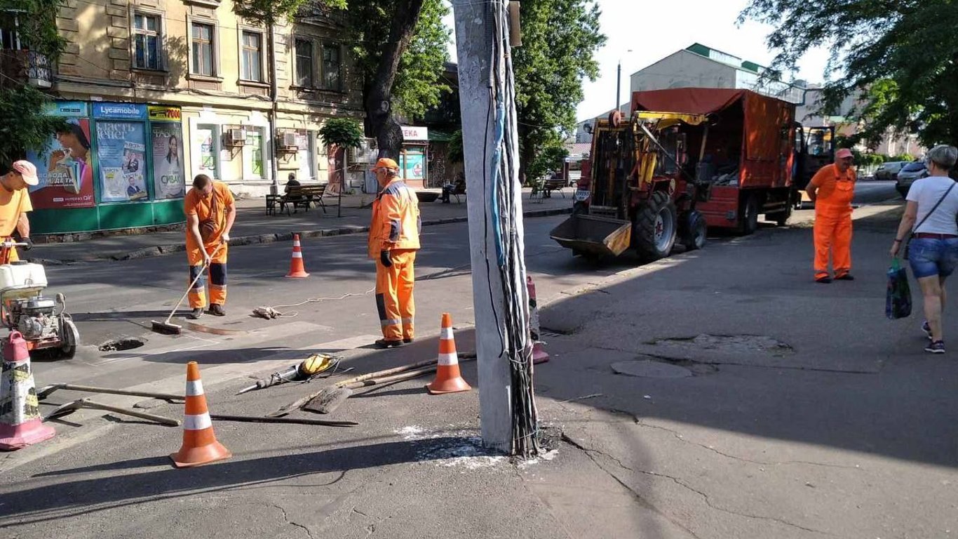 Лучше объехать: где в Одессе сегодня будет работать спецтехника