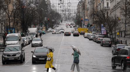 І знову опади: мешканцям яких регіонів України завтра потрібно утеплюватись та брати парасольки - 285x160