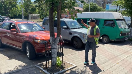 Рекордсмены по штрафам за парковку в Киеве: двое автовладельцев собрали почти 70 квитанций - 285x160