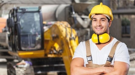 В "Азові" потрібні машиністи екскаватора — які умови роботи - 290x160
