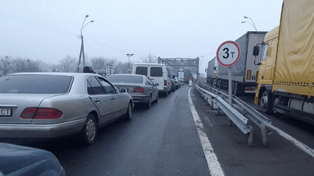 Очереди на границе Украины сегодня — какая ситуация на КПП - 285x160