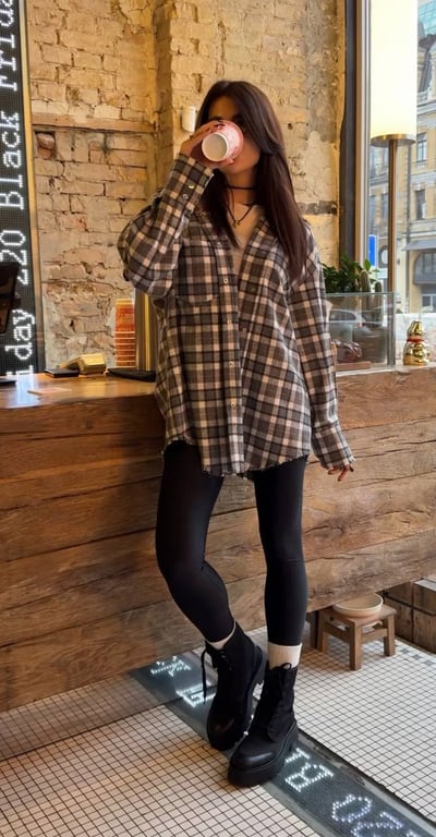 Картата сорочка пасує і до зимового образу