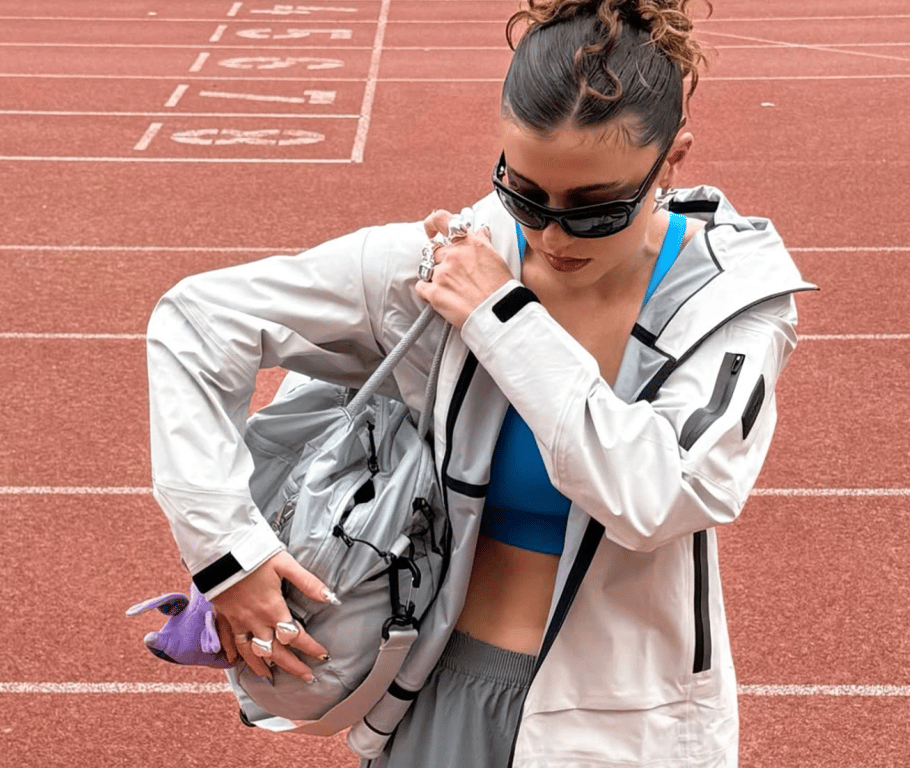 Стильна куртка, що знадобиться цієї осені