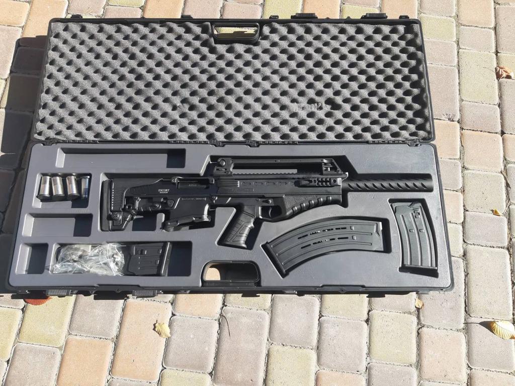 Оружие, найденное у нападающего в Киеве