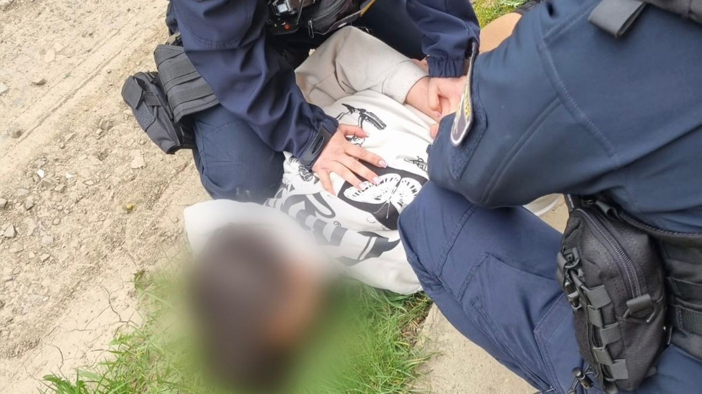 На Закарпатье школьник выстрелил из пистолета в одноклассника