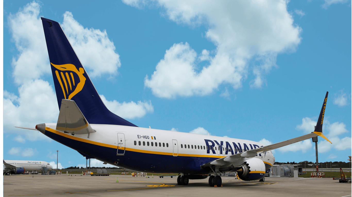 Ryanair раскритиковал пассажиров в очках на борту: что ответили пользователи Сети