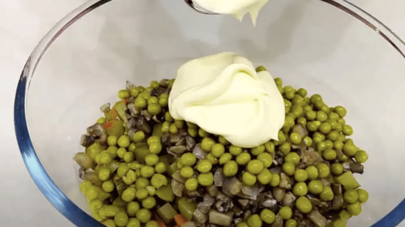 салат не олівʼє, а краще, новинка 2025,  смачний салат Олівія