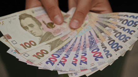 Алименты в наследство: суд обязал дедушку выплатить внуку 46 000 гривен - 285x160
