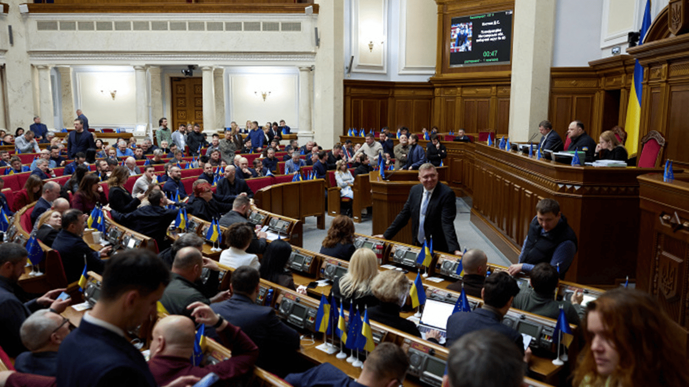 Парламент продлил срок мобилизации в Украине