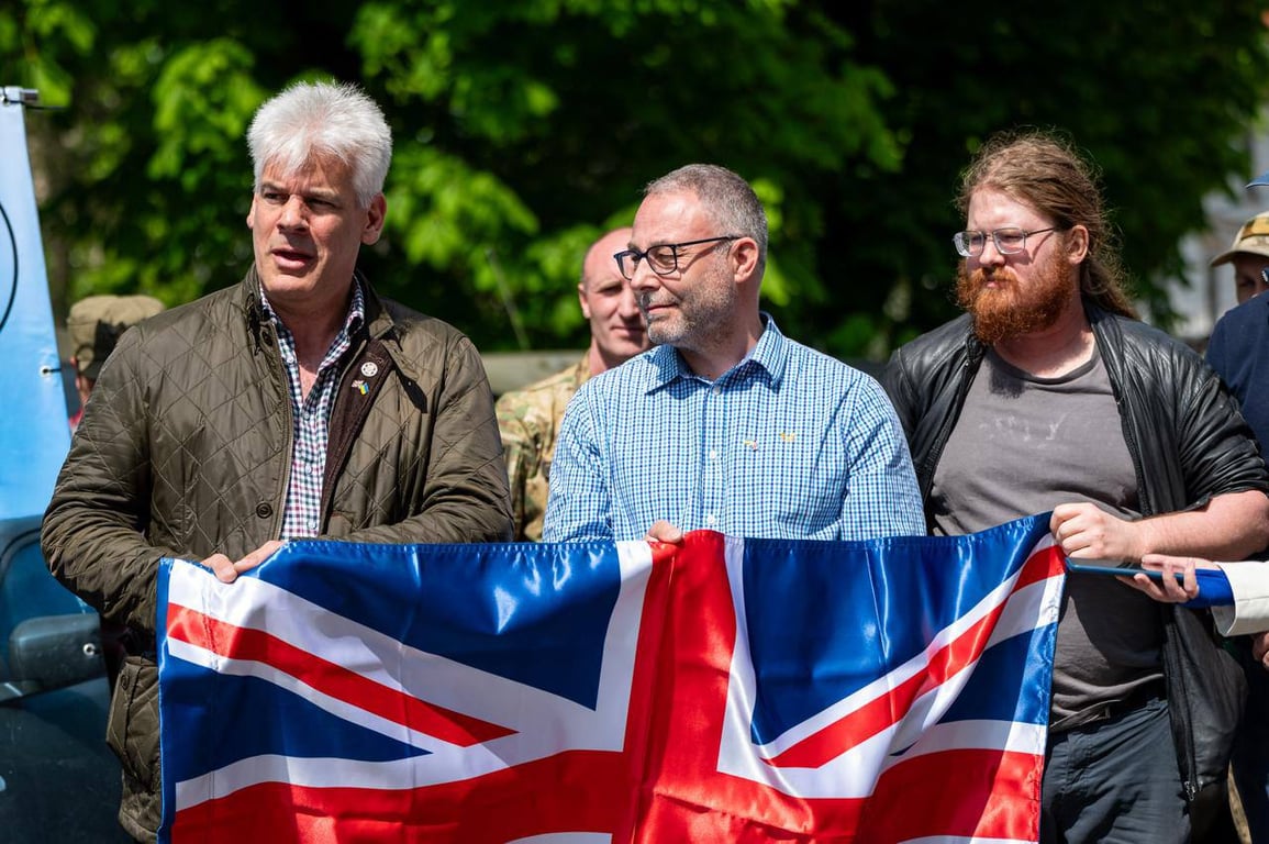 британці передали авто для ЗСУ