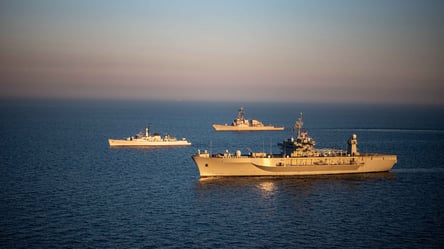 Корабли рф продолжают маневрировать в Черном море - 285x160