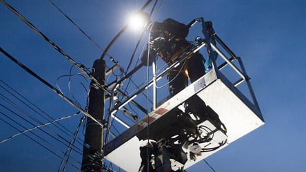 В трех областях отсутствует свет после российских обстрелов - 304x171