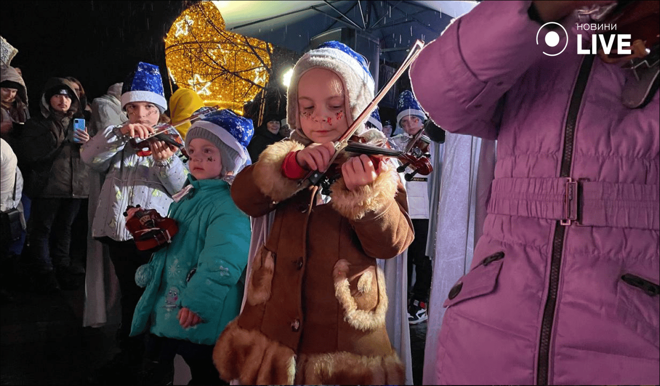 В Одессе засияла главная елка города — как это было, фото - фото 2
