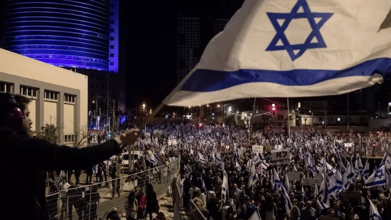 Полмиллиона человек протестуют в Израиле: чего требуют