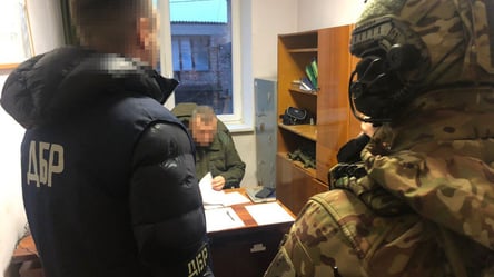 Взяточничество в военкоматах: ГБР сообщило о подозрениях сотрудникам на Львовщине и Донбассе - 285x160