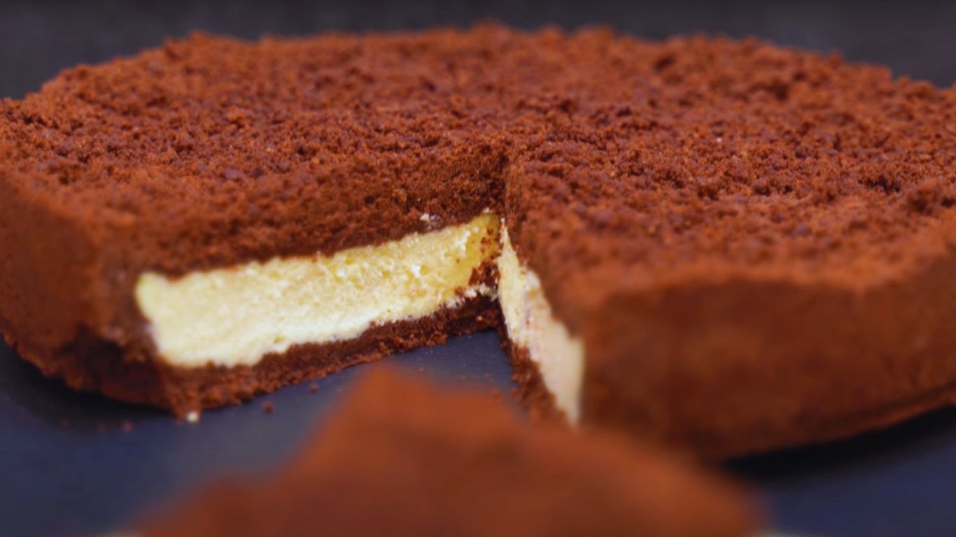 Шоколадний пиріг з сиром — відео рецепт
