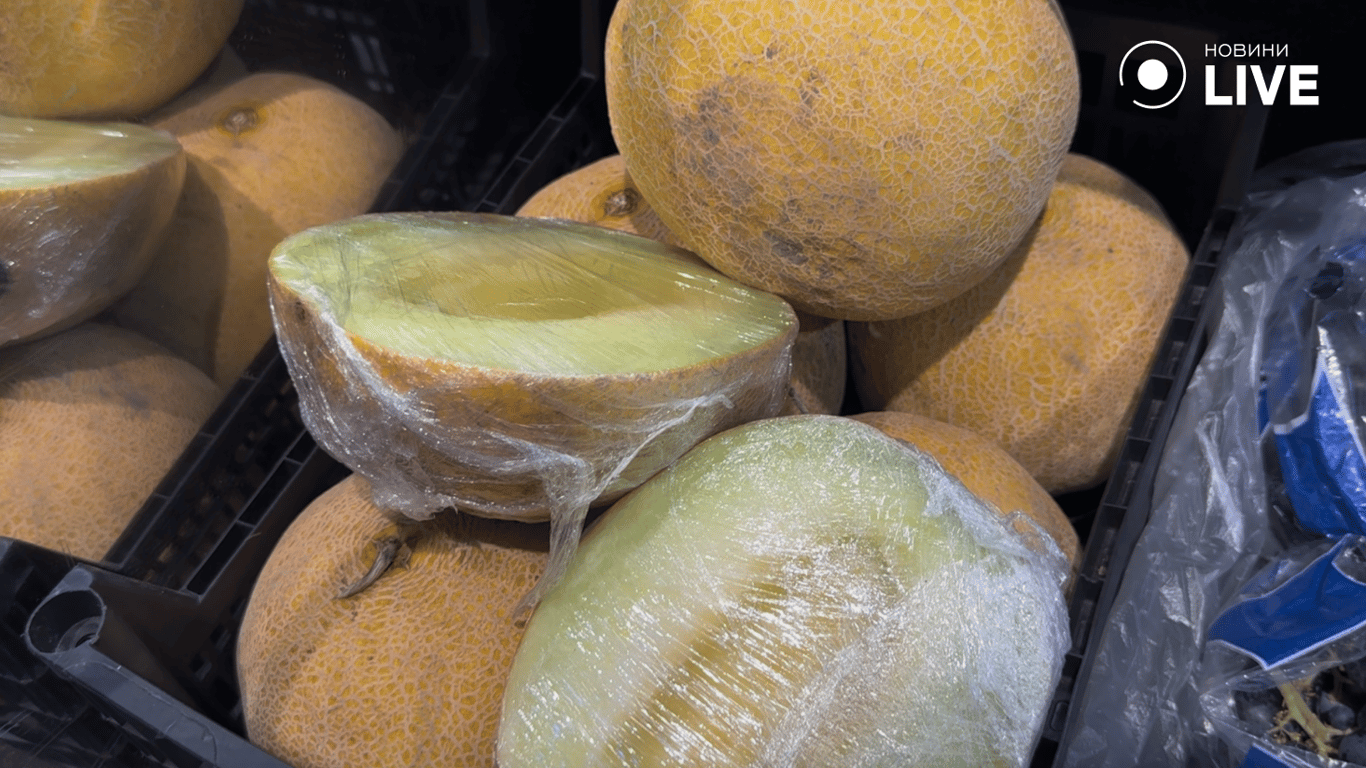 Дині в магазині