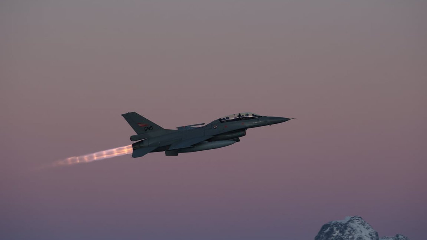 Данія передасть Україні літаки F-16 пізніше, ніж планувалося — деталі