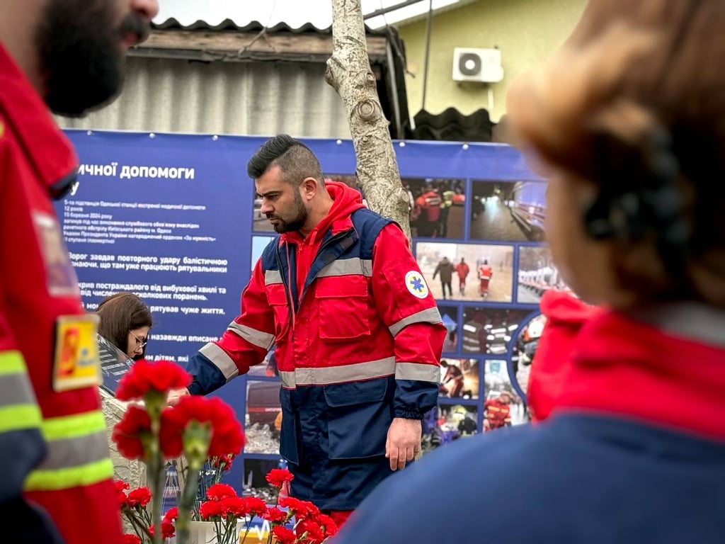 В Одесі відкрили меморіальну дошку фельдшеру-герою — фото - фото 4