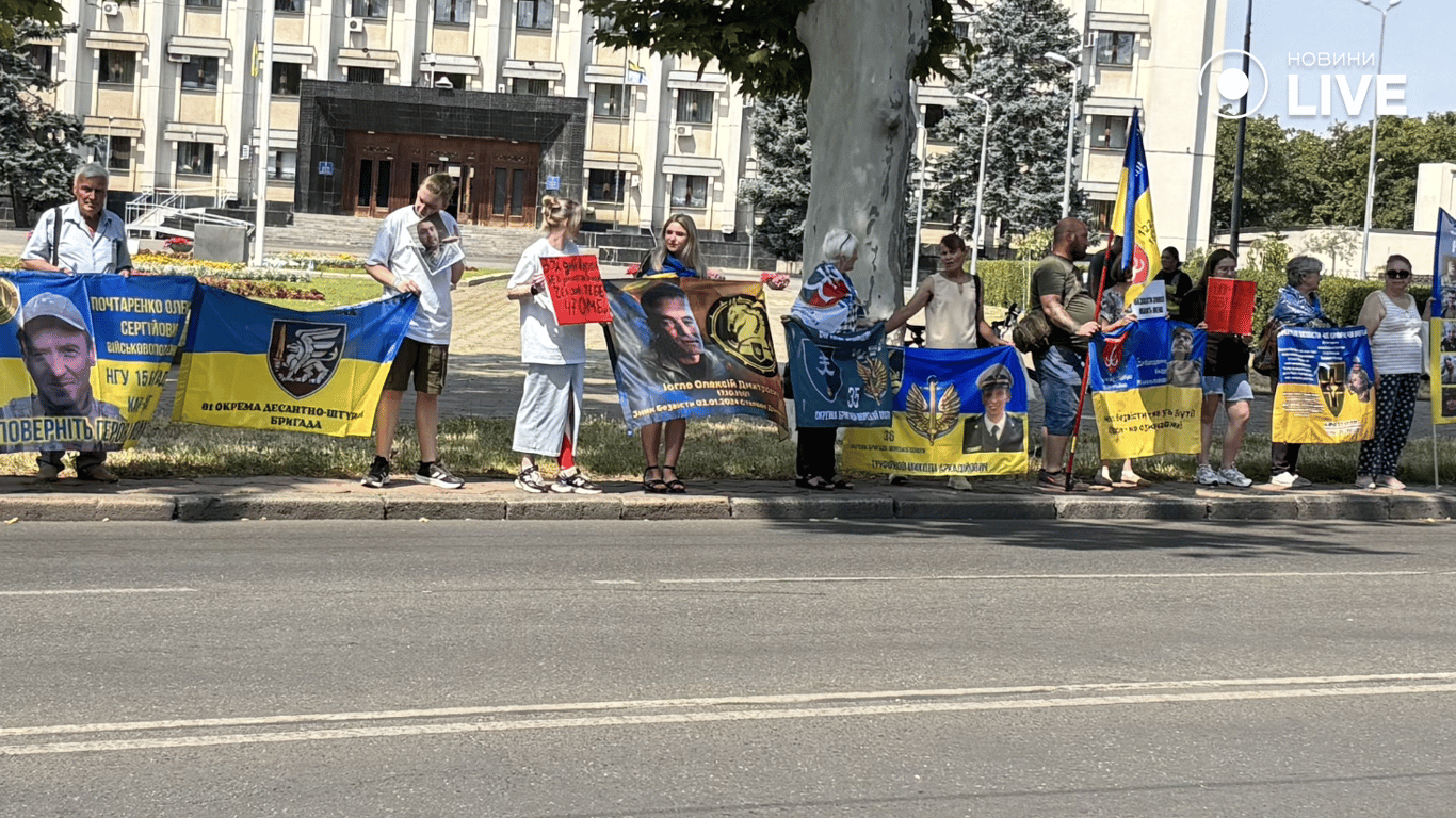 В Одесі провели акцію на підтримку полонених захисників — фото - фото 5