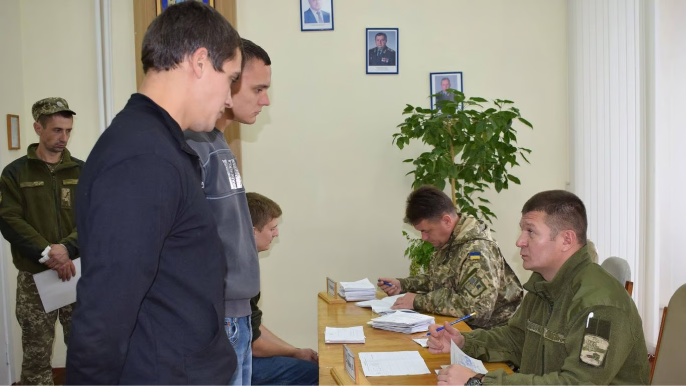 В Украине призвали военнообязанных обновить данные в ТЦК: в чем причина