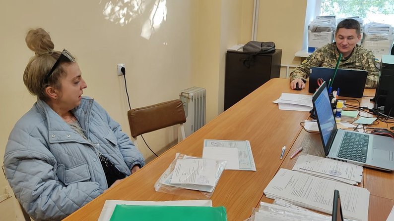 Кто из женщин должен стать на военный учет в мае 2025 года и что грозит за отказ