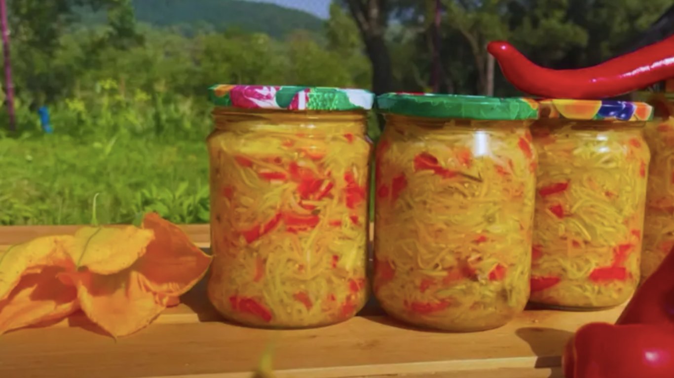 рецепт салату на зиму з кабачків