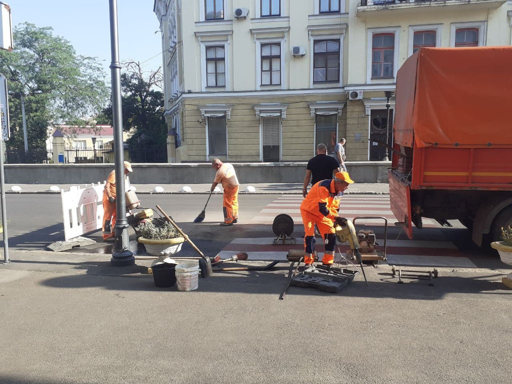 Ремонтные работы по дорогам Одессы. Фото: КП "Городские дороги"