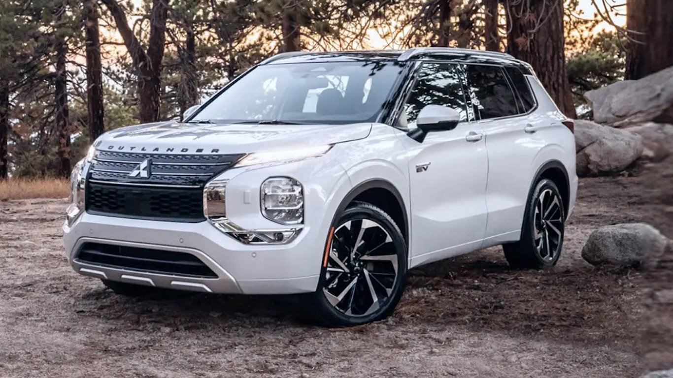 Семимісний кросовер, який витрачає лише 3 л пального на 100 км