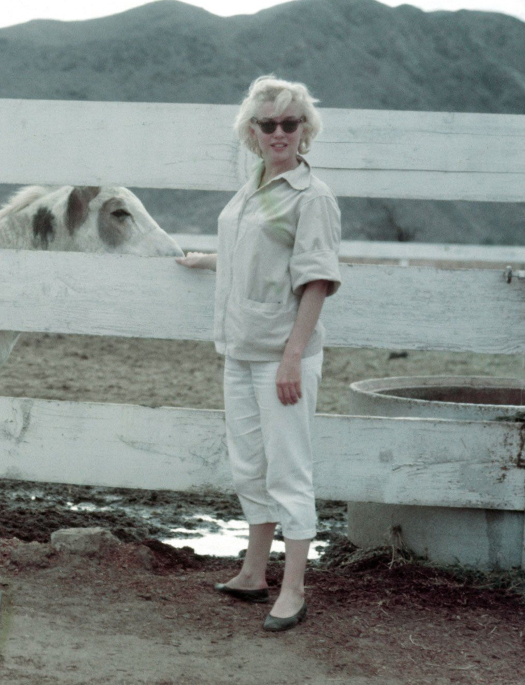 Мерилін Монро в простому одязі