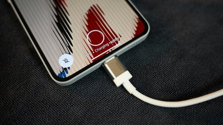 Чи дійсно швидка зарядка "вбиває" смартфон — результати тесту - 285x160