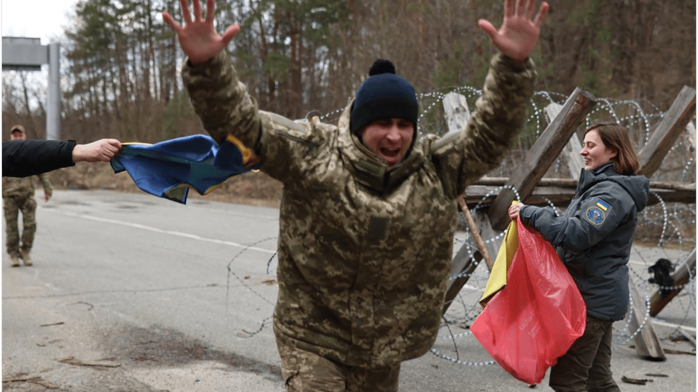 В Украину вернулись 197 военнопленных — подробности масштабного обмена 19 марта