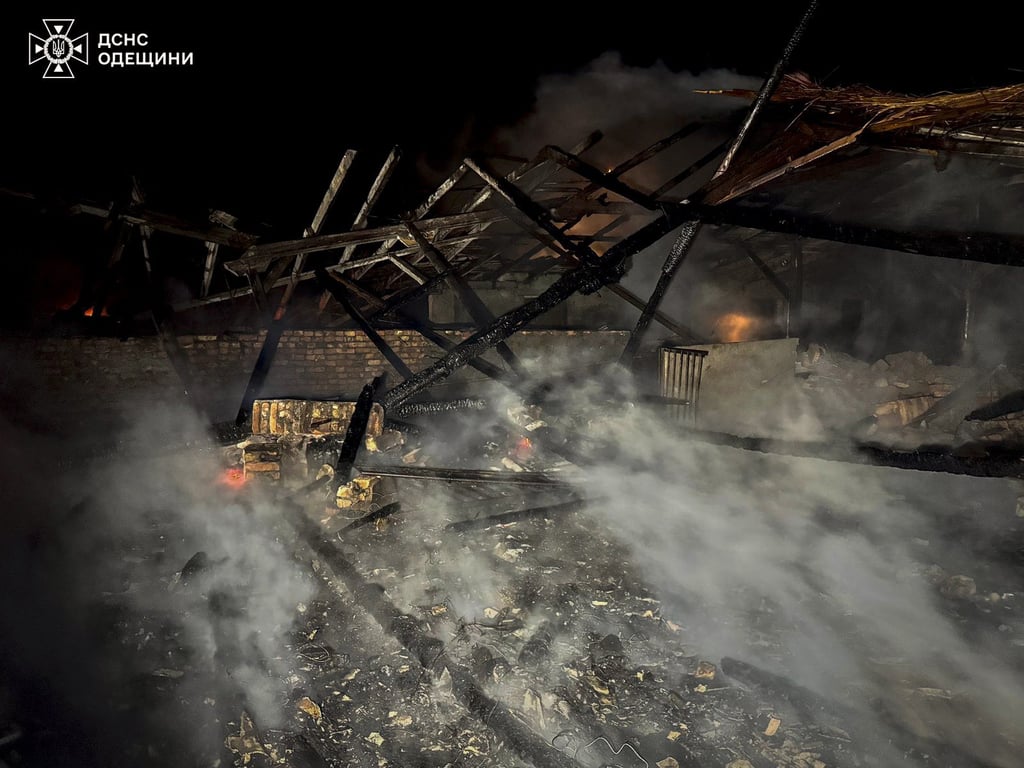 З'явилися фото наслідків нічної атаки РФ на Одеську область - фото 3
