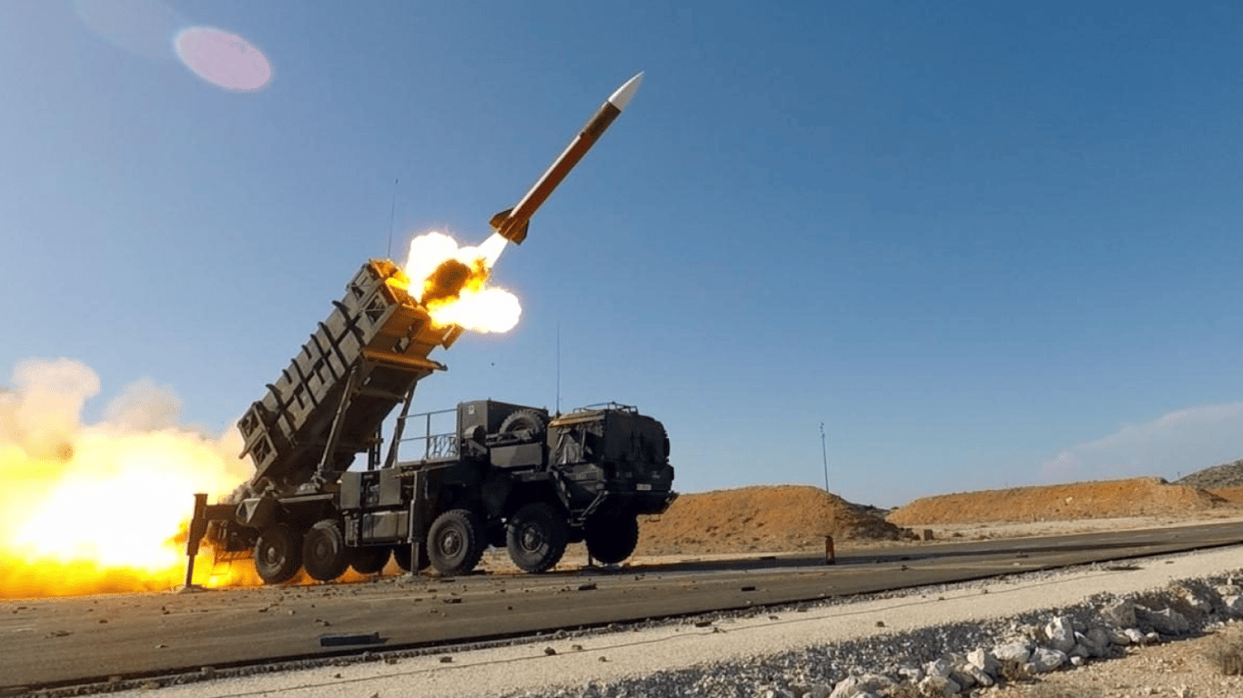 ША предоставит Украине приоритет в поставке зенитных ракет Patriot и NASAMS — Белый дом