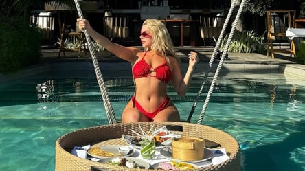 Найкрасивіша футболістка у світі опублікувала нові пікантні фото - 285x160