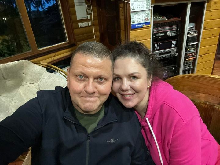 Валерій Залужний з дружиною. Фото: facebook.com/vzaluzhnyi