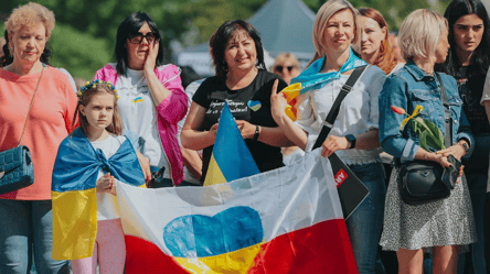Новые условия легального пребывания украинцев в Польше: что изменилось - 285x160