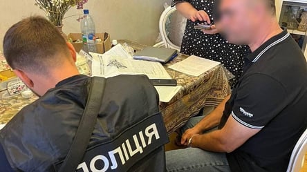 Украл деньги из "воздуха": в Одессе задержали чиновника горсовета - 285x160