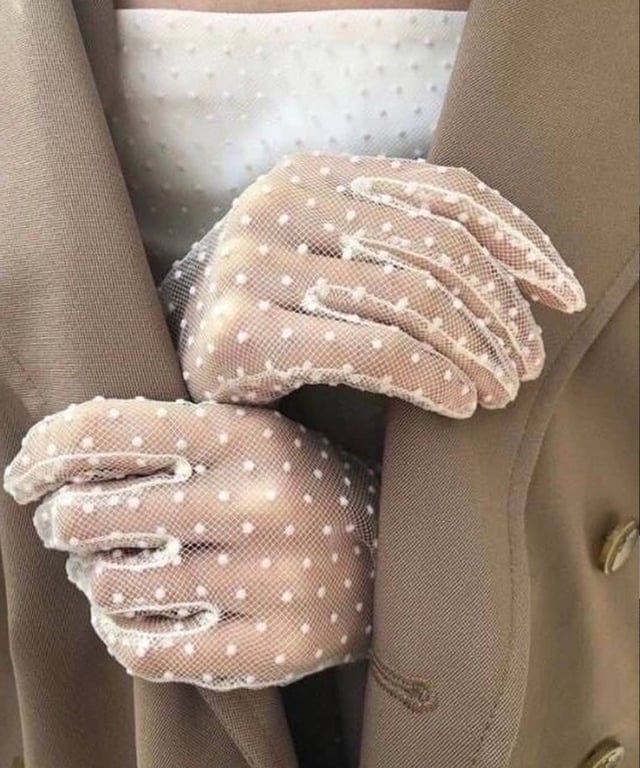 Ажурні моделі рукавичок мають стильний вигляд цієї весни