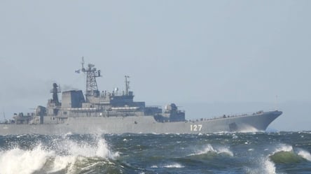 Попри шторм, у Чорному морі перебувають п’ять кораблів - 285x160