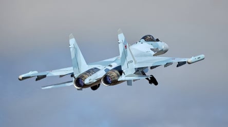 Украинские ВМС сбили два Су-34 на аэродроме Мариновка в РФ - 290x160