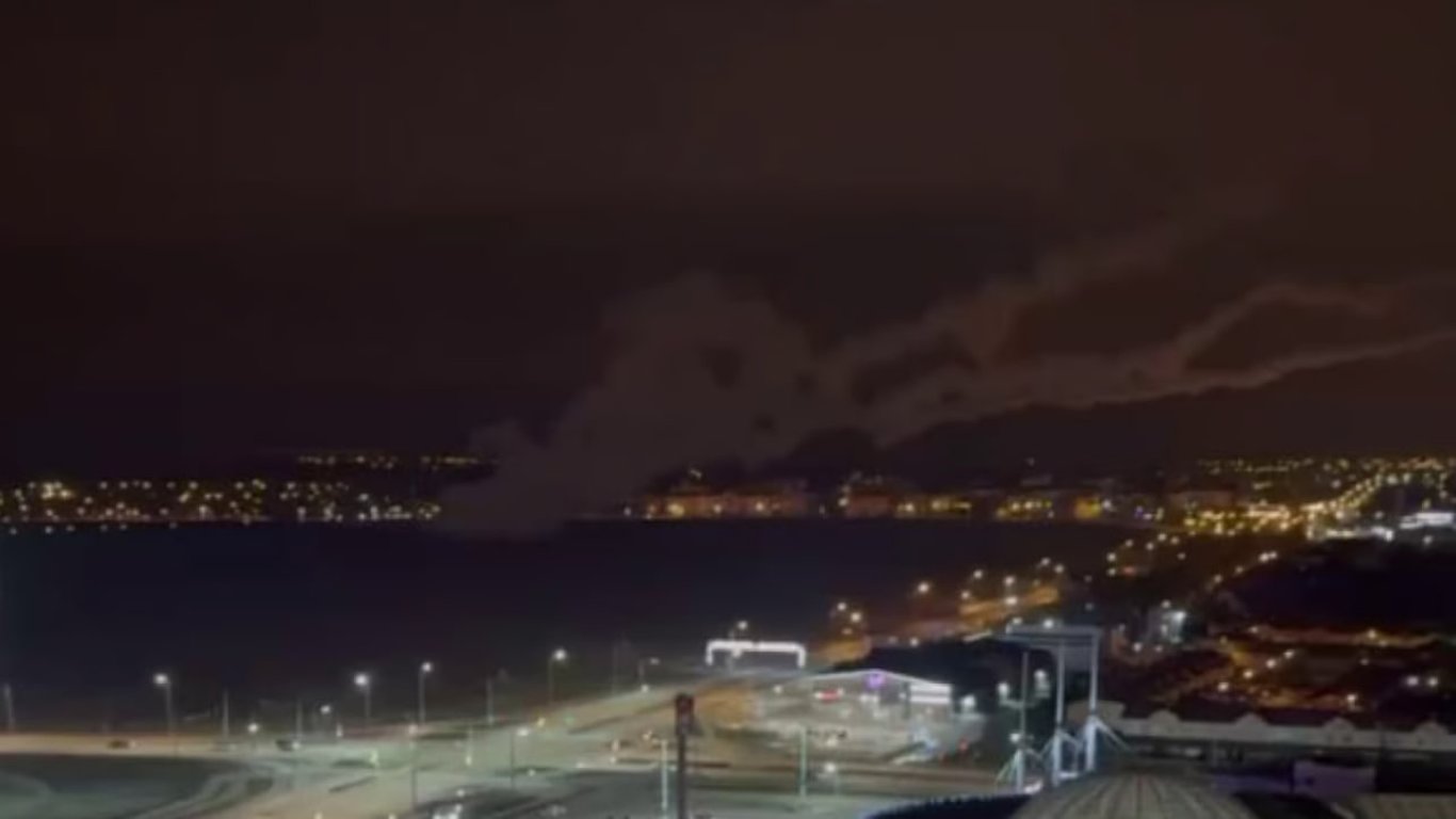 У Криму та Бєлгороді лунають потужні вибухи — що відомо