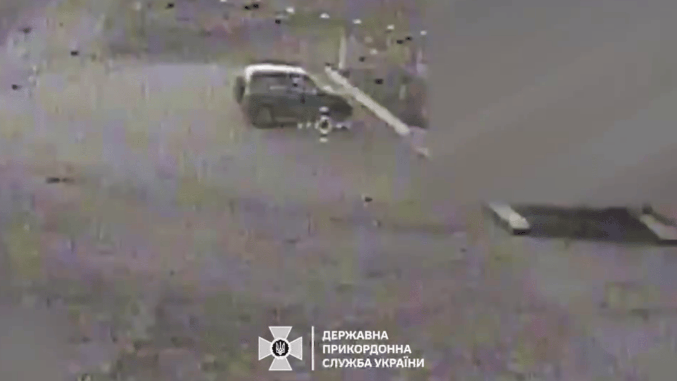 Защитники уничтожили четыре автомобиля оккупантов — пограничники показали видео