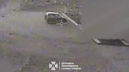 Защитники уничтожили четыре автомобиля оккупантов — пограничники показали видео - 290x166